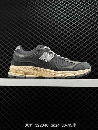 The 200 company level New Balance 2002R running shoe follows the classic technology from its incepti