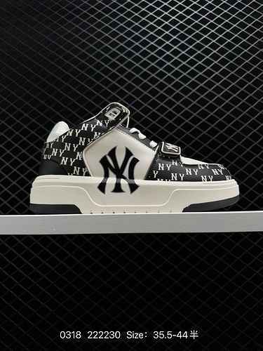 Le scarpe 150 MLB Chunky Liner Basic MLB New York Yankees Yankees con costa centrale nera antiscivol