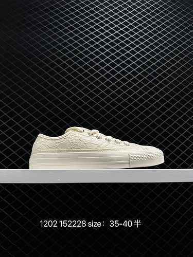 Comes with a pair of silk shoelaces, Converse Chuck Taylor All Star, milk white lace, low cut, daily
