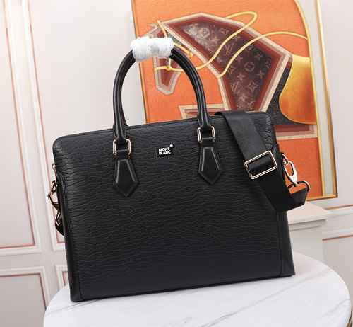 The men's exclusive official bag is made of imported top-level original leather and high-end replica