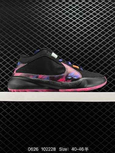 The Nike Zoom Freak 5 EP Alphabet 5th Generation Professional Combat Basketball Shoe is designed wit