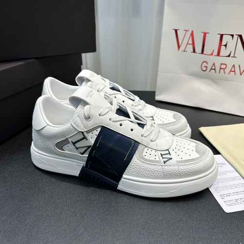 Valentino Couple Code: 0610D20 Size: 35-46
