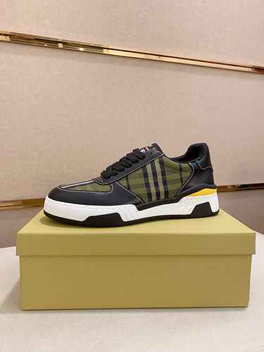 Scarpa Uomo Burberry Codice 0517B50 Taglia 3844