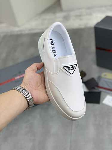 Prada Men's Shoe Code: 0618B40 Size: 38-44