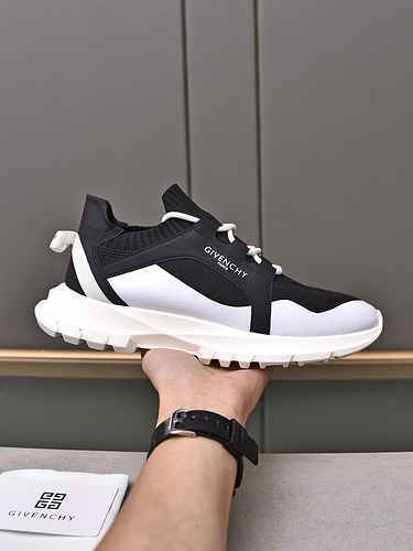 Scarpa Uomo Givenchy Codice 0623C10 Taglia 3844 45 realizzata su misura