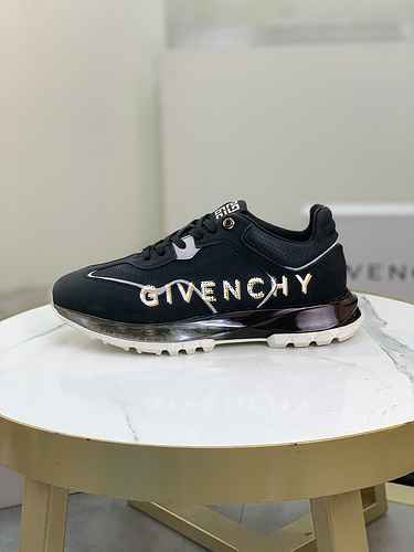 Givenchy Men's Shoe Code: 0606D60 Size: 39-44