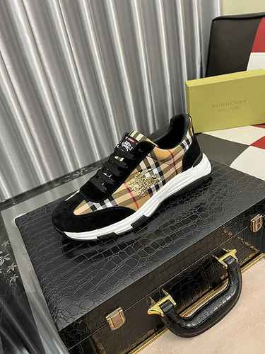 Scarpa Uomo Burberry Codice 0506B50 Taglia 3844