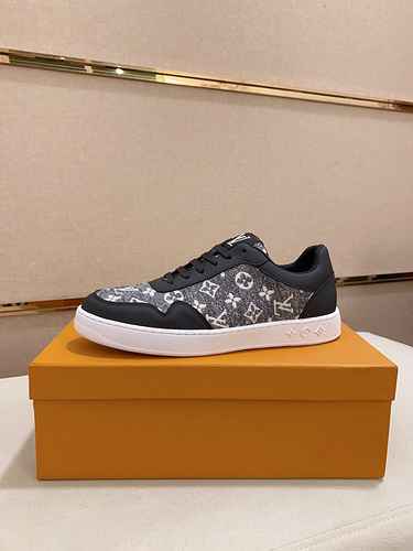 LV Men's Shoe Code: 0625B30 Size: 38-44 (45 customized non return or exchange)