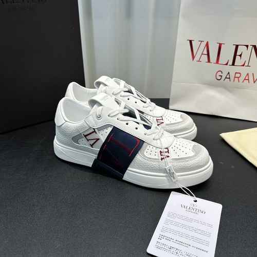 Valentino Couple Code: 0610D20 Size: 35-46