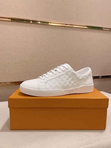 LV Men's Shoe Code: 0625B80 Size: 38-44 (45 customized non return or exchange)