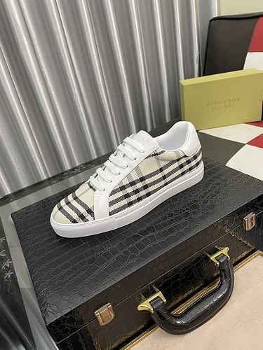 Scarpa Uomo Burberry Codice 0608B20 Taglia 3844