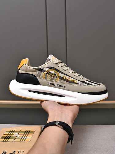 Scarpa Uomo Burberry Codice 0623B60 Taglia 3844