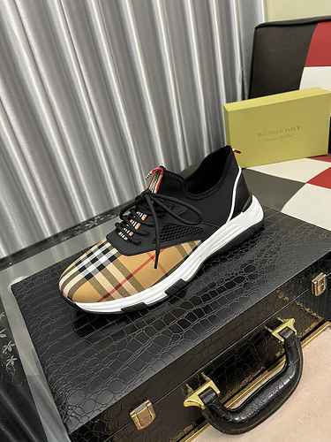 Scarpa Uomo Burberry Codice 0506B50 Taglia 3844