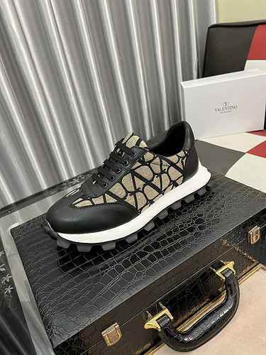 Scarpa Uomo Valentino Codice 0528B40 Taglia 3844