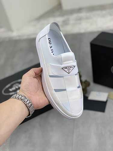 Prada Men's Shoe Code: 0618B30 Size: 38-44