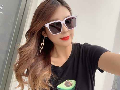 3420 Gucci glasses GUCC * MODEL: GG0711SSIZE: 56 pieces 15-145