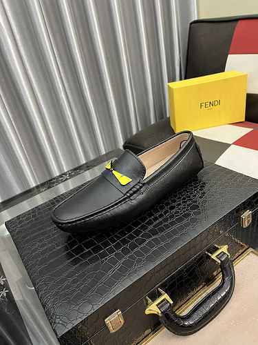 Scarpa Uomo Fendi Codice 0528B30 Taglia 3844