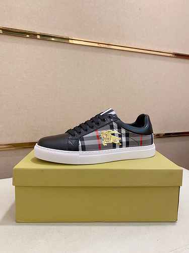 Scarpa Uomo Burberry Codice 0525B30 Taglia 3844