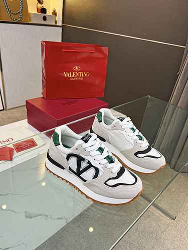 Valentino Couple Style Code: 0618C40 Size: 35-45