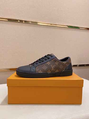 LV Men's Shoe Code: 0625B60 Size: 38-44 (45 customized non return or exchange)