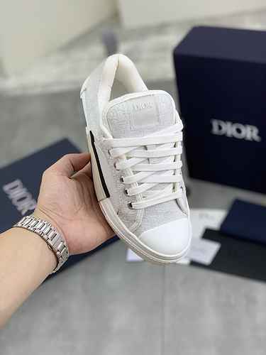 Dior Couple Style Code: 0606C00 Size: Women's 35-40, Men's 38-45 (46 can be customized)