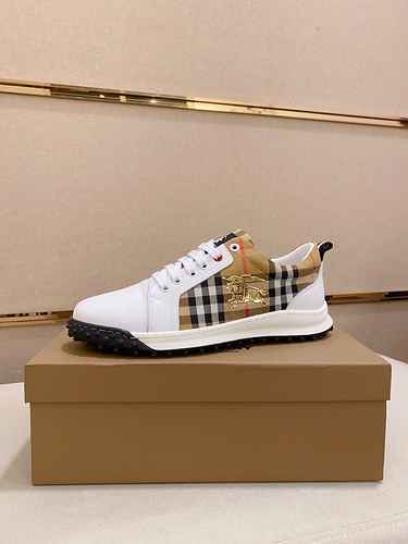 Scarpa Uomo Burberry Codice 0614B30 Taglia 3844