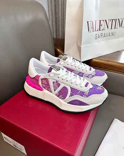 Valentino Couple Style Code: 0610C40 Size: 35-45