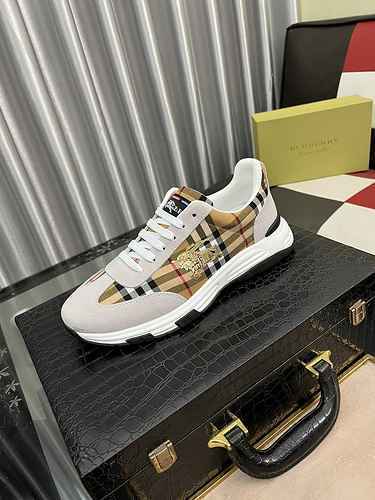 Scarpa Uomo Burberry Codice 0506B50 Taglia 3844