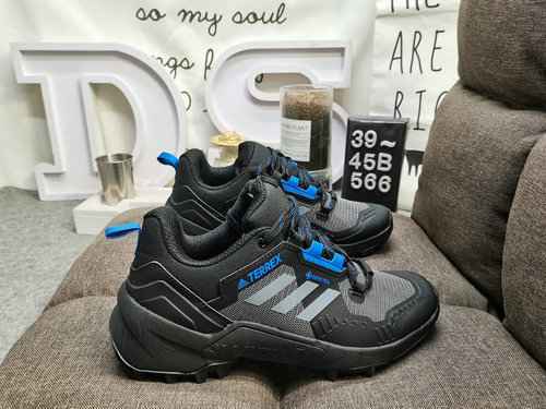 566DAdidas ADO Terrex Agravic scarpe sportive in mesh traspirante, ammortizzanti e resistenti all'us