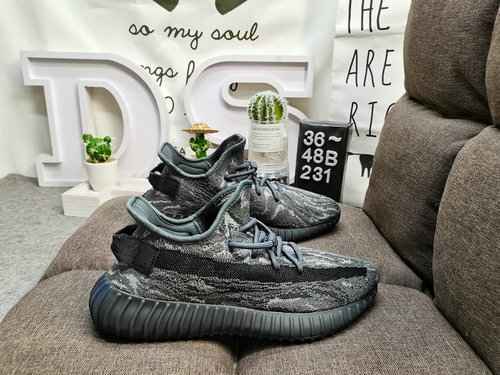 Serie esplosiva autentica a livello aziendale 231D Adidas Yeezy 350 Boost V2 ha debuttato ed esposto