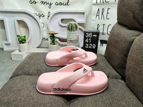 329D Adidas summer item beach casual cool drag Flip-flops! Super soft cloud air cushion slippers!