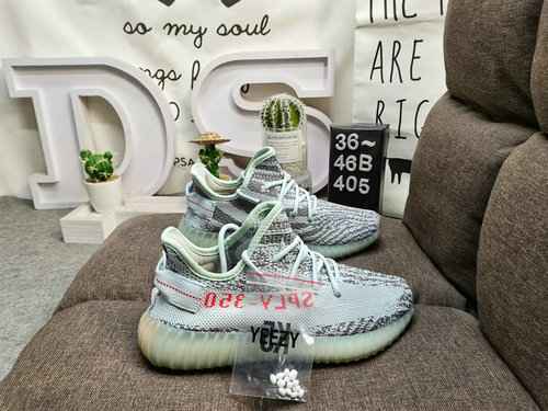 405D company level authentic explosive series Adidas Yeezy 350 Boost V2 debuted and exposed foreign 