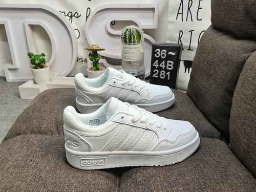 281D True Standard Half Size NEO Piccole scarpe bianche Trifoglio Erba Deng Chaolin Sujie Zheng Kaid