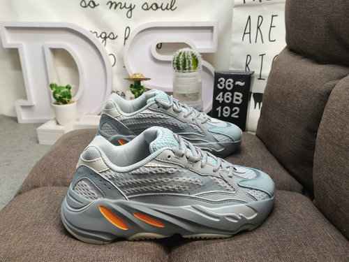 192DAdidas YEEZY 700 V3 YYTHquot Bright Bluequot Confronto tra il canale di acquisto e sviluppo dell