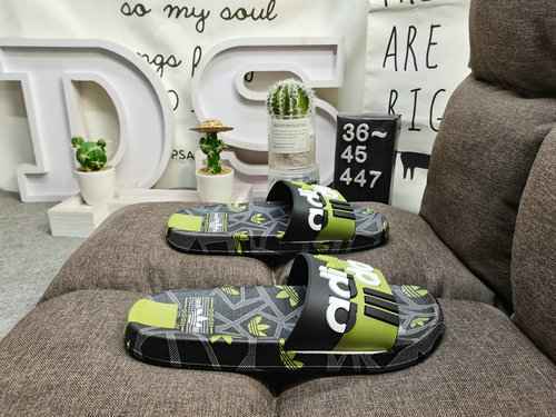 447D Men's Slippers New Beach Shoes Swimming Sports Casual Shoes