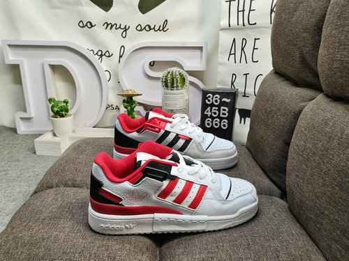 049D666DAdidas Forum 84 Sneaker casual versatili e alla moda dal taglio basso e basso Basate sull'as