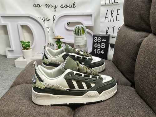 154DAdidas Originals ADI0 x27 CNY x27 Le scarpe classiche basate sullo stile décolleté dei primi ann