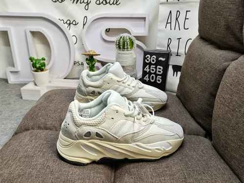 405DAdidas Yeezy Boost 700 BASF Hi Res Blue Kanye Coconut 700 Nero Scarpe da corsa con abbinamento d