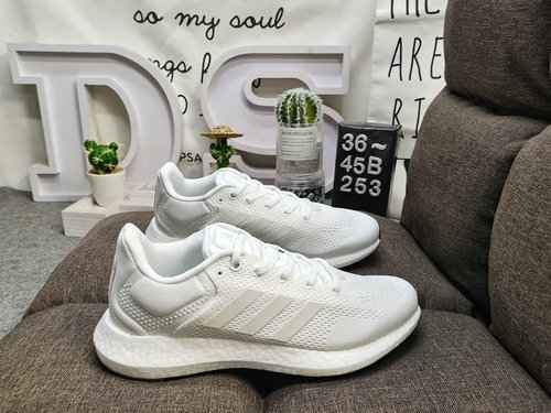 253D Intersuola ADIDAS Pureboost Series Ultra Soft Boost Una serie di scarpe da jogging che si rimba