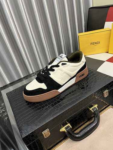 Scarpa Uomo Fendi Codice 0630B60 Taglia 3844