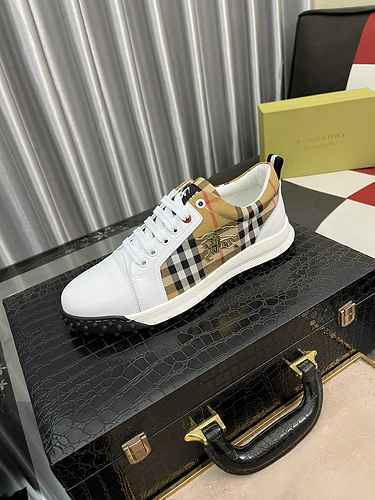 Scarpa Uomo Burberry Codice 0630B30 Taglia 3844