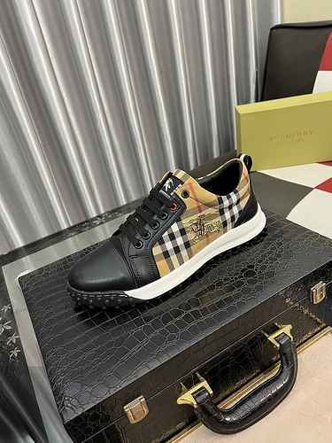 Scarpa Uomo Burberry Codice 0630B30 Taglia 3844