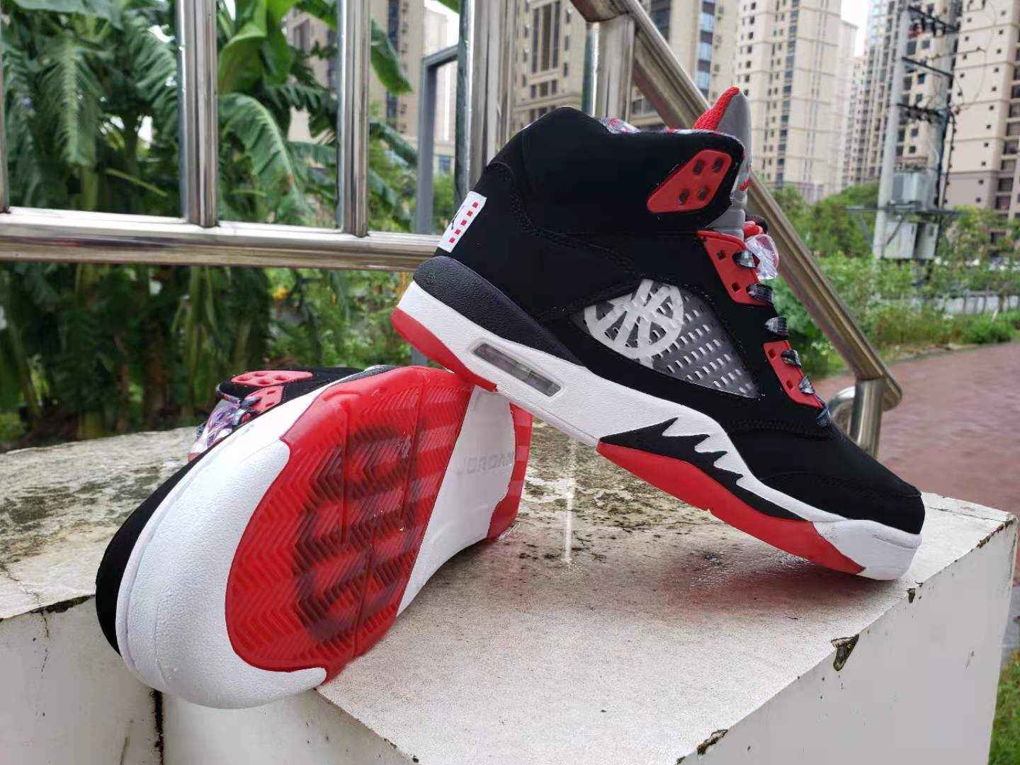 AIR   jordan 5“黑色校园红”男鞋40----47