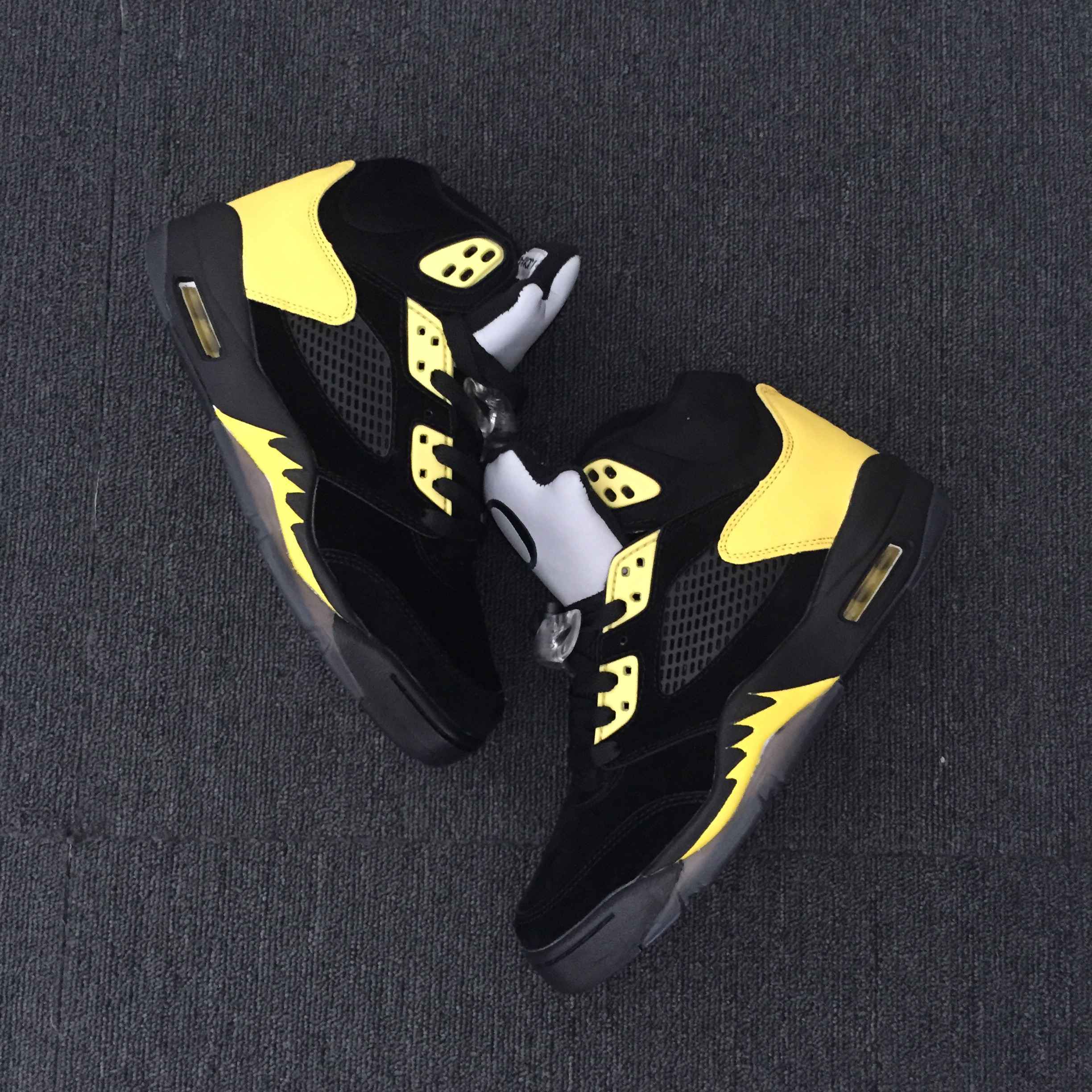 Air Jordan 5“Oregon”PE 2.jpg