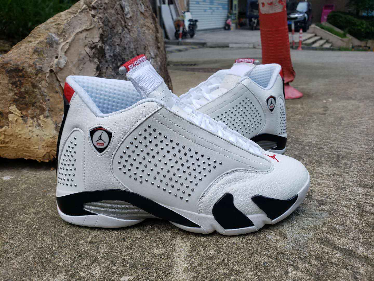 Supreme x Air Jordan 14 白钻石 (4).jpg