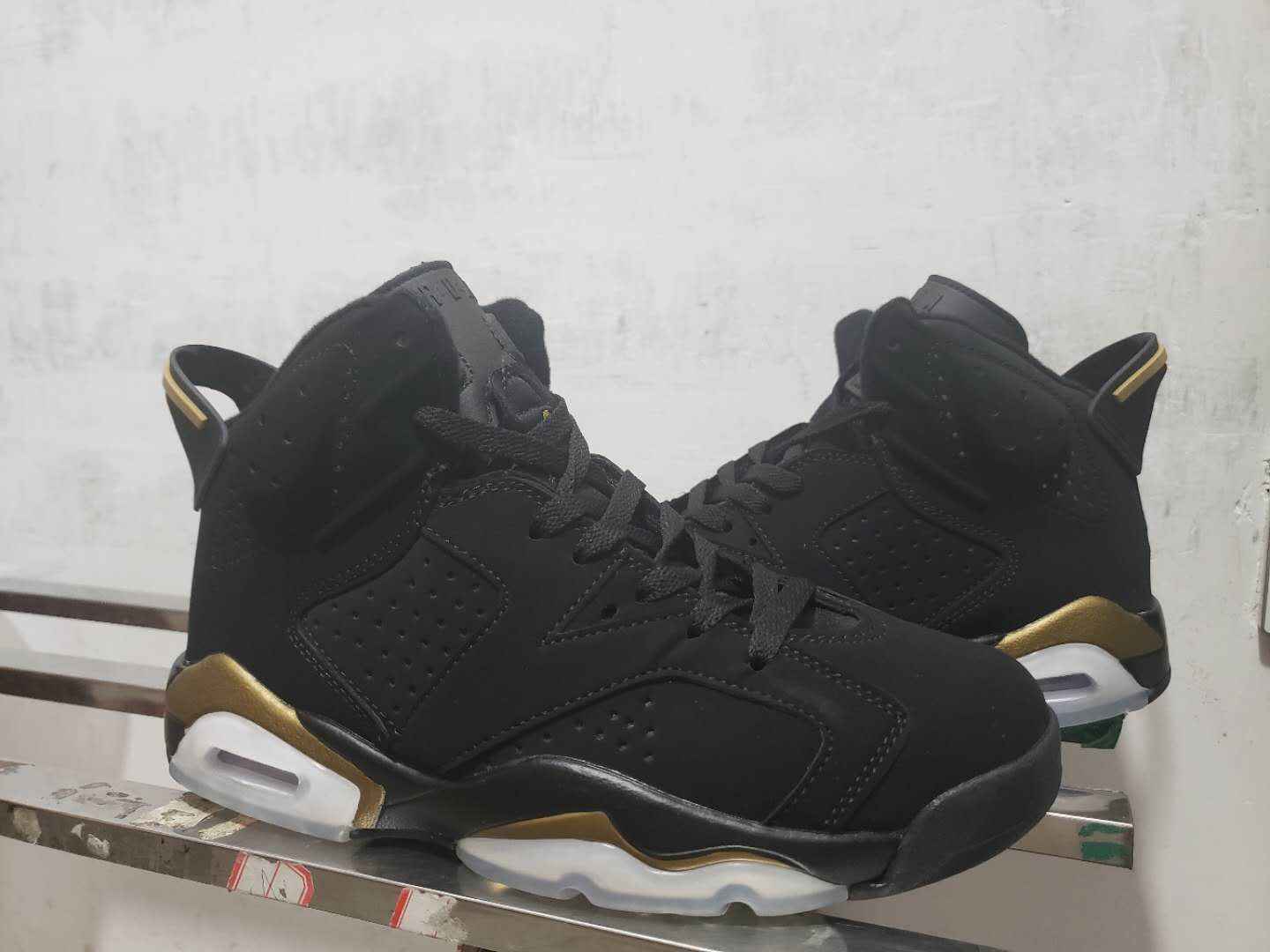 AJ6黑金1.jpg