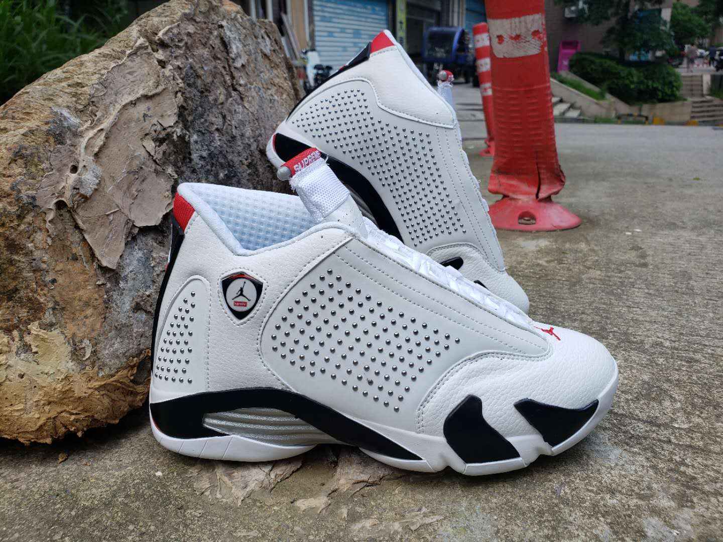 Supreme x Air Jordan 14 白钻石 (3).jpg