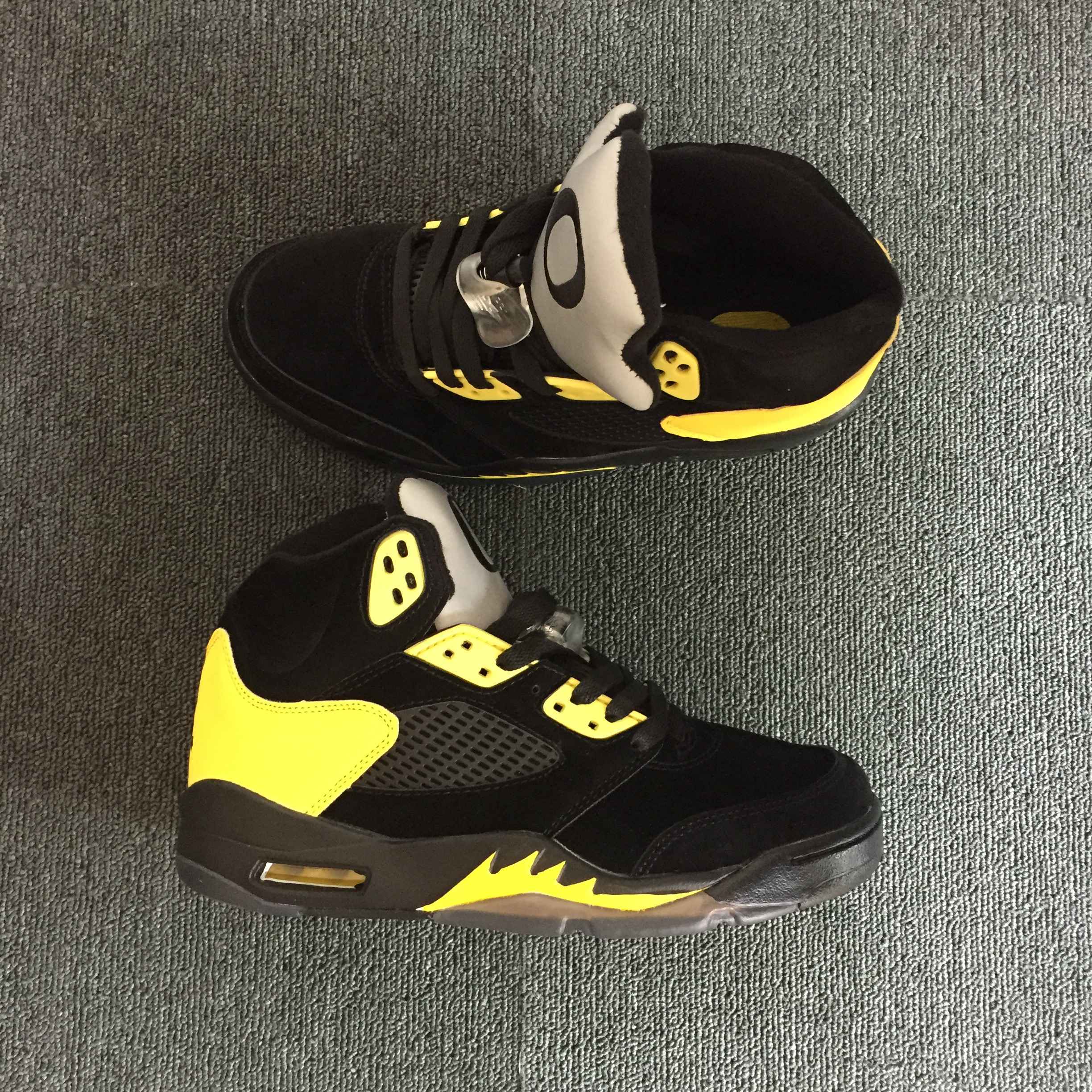 Air Jordan 5“Oregon”PE 5.jpg