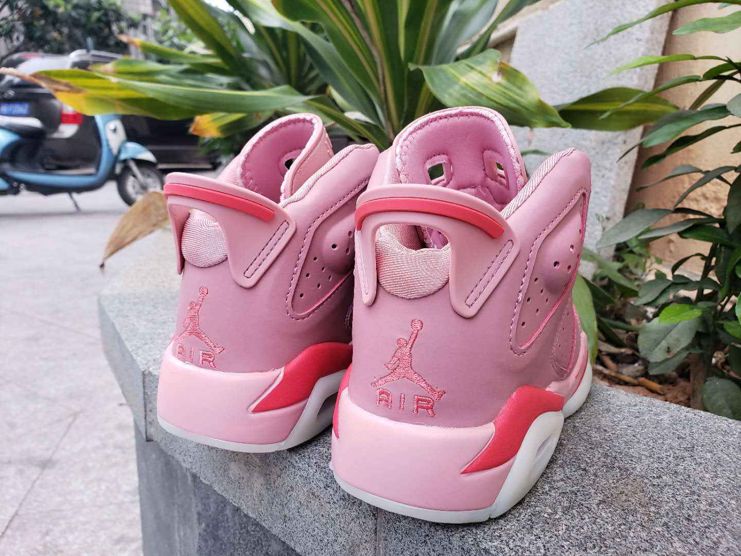 Air Jordan 6 “Tinker” 樱花粉女鞋36--40 (5).jpg