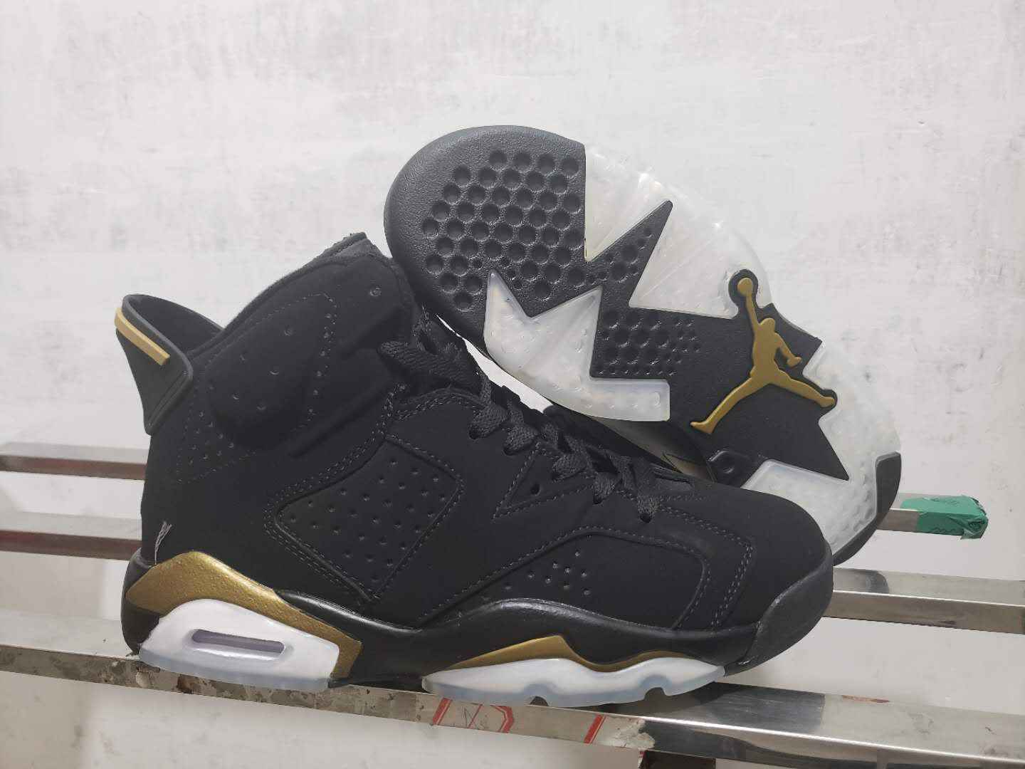 AJ6黑金3.jpg